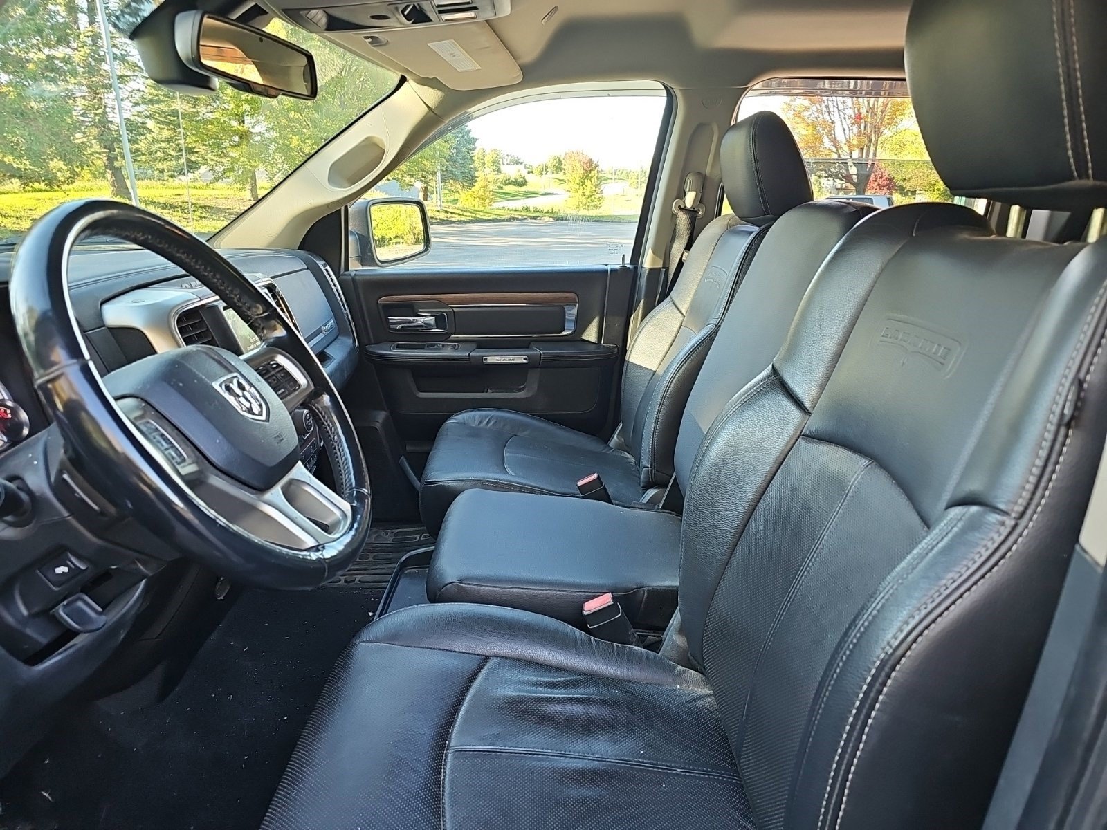 Used 2018 RAM 1500 Laramie w/ Convenience Group AWD/4WD image 18