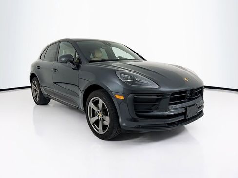 Certified 2023 Porsche Macan AWD/4WD image 9