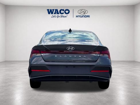 Used 2026 Hyundai Elantra SE FWD image 8