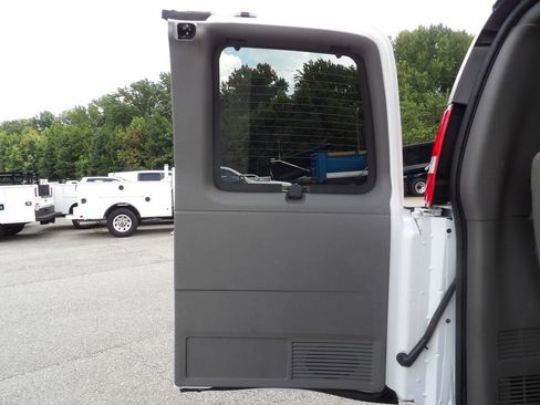 Used 2025 Chevrolet Express 3500 LS RWD image 49