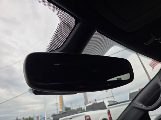 Used 2026 Chrysler Pacifica Select FWD image 17