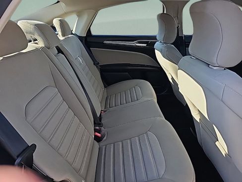 Used 2018 Ford Fusion S image 32