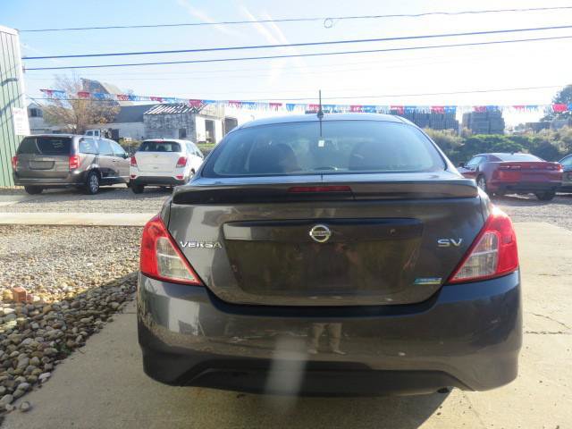 Used 2015 Nissan Versa SV FWD image 6