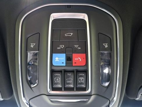 Used 2024 Jeep Wagoneer Series II AWD/4WD image 37