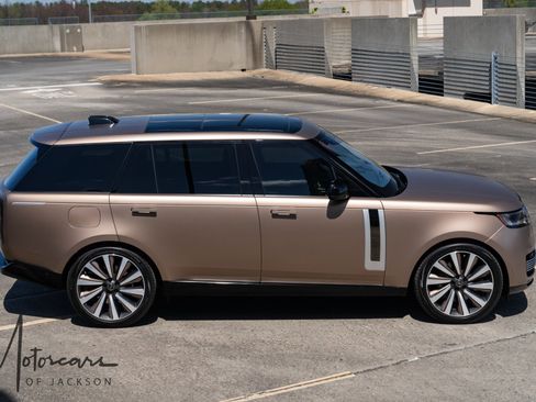 Used 2023 Land Rover Range Rover SV image 6