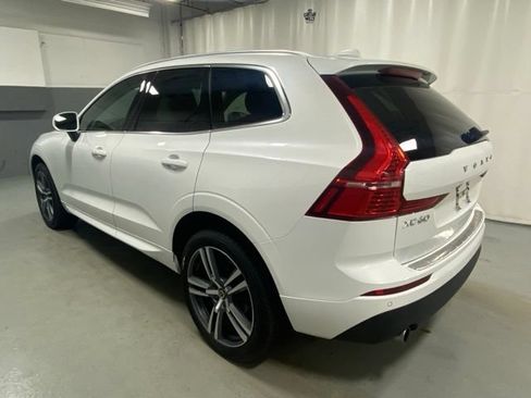 Used 2021 Volvo XC60 T5 Momentum w/ Premium Package AWD/4WD image 2