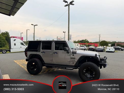 Used 2013 Jeep Wrangler Unlimited Sport AWD/4WD image 3