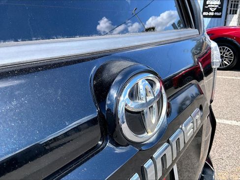 Used 2016 Toyota 4Runner SR5 RWD image 31