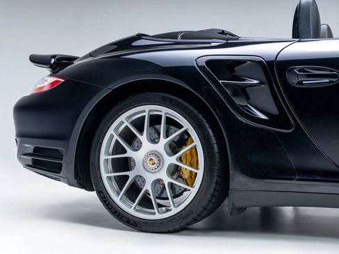 Used 2011 Porsche 911 Turbo AWD/4WD image 20