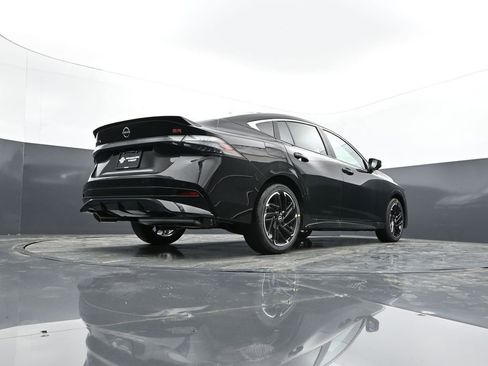 New 2026 Nissan Sentra SR w/ SR Premium Package FWD image 27