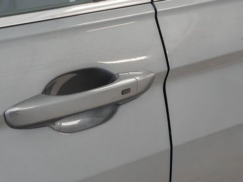 Used 2024 Volkswagen Tiguan SE FWD image 8