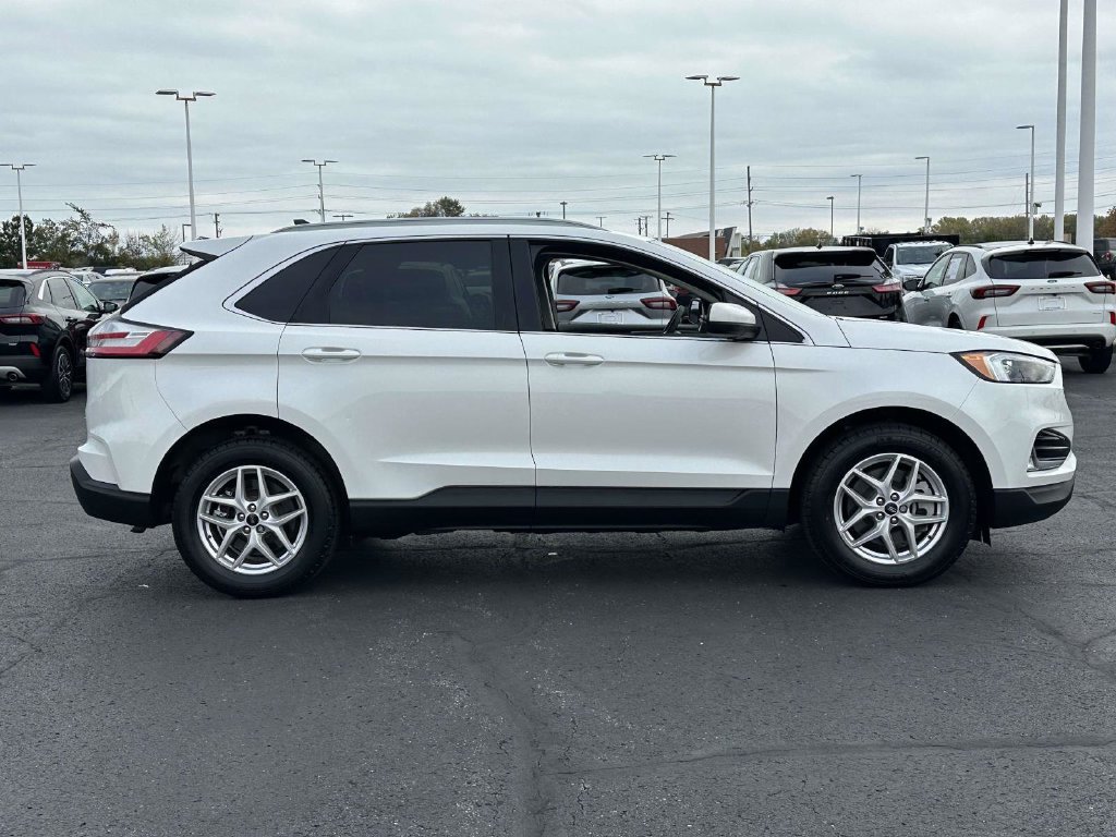 Certified 2024 Ford Edge SEL w/ Convenience Package AWD/4WD image 2