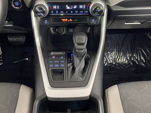 Certified 2022 Toyota RAV4 XLE image 16