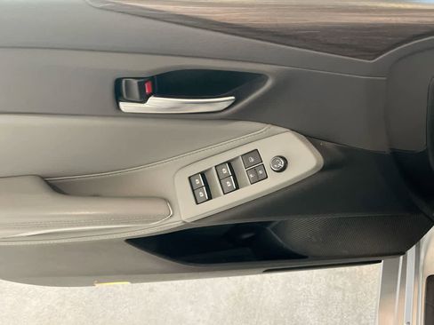 Used 2021 Toyota Avalon XLE image 13