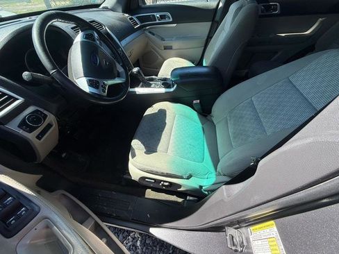 Used 2014 Ford Explorer XLT w/ Equipment Group 201A image 2