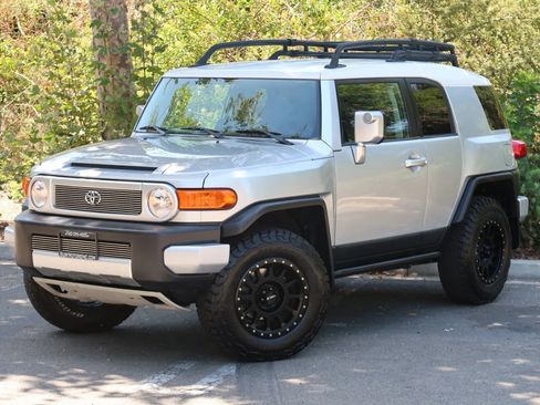Used 2007 Toyota FJ Cruiser 4WD image 9