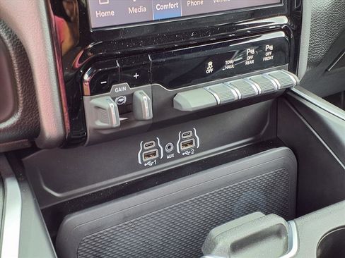 Used 2025 RAM 3500 Big Horn image 9