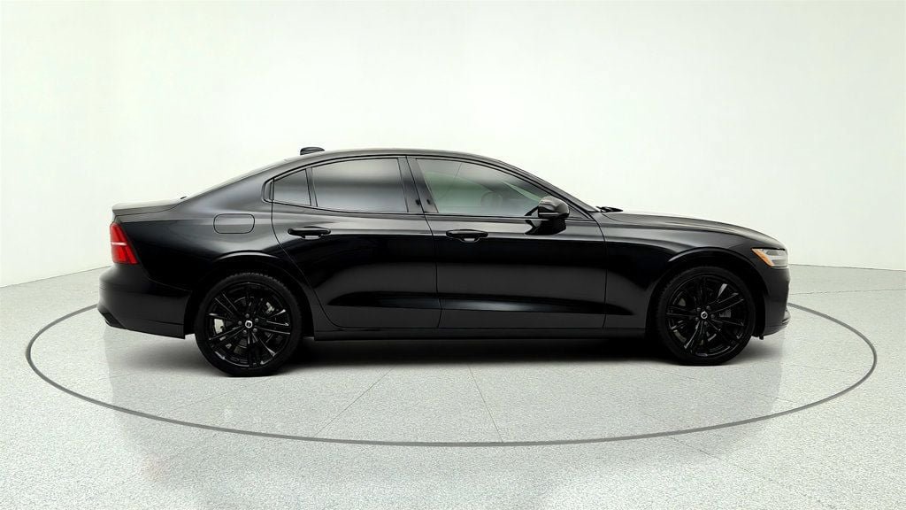 Used 2024 Volvo S60 B5 Plus w/ Climate Package AWD/4WD image 4