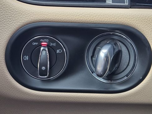 Certified 2025 Porsche Macan image 21