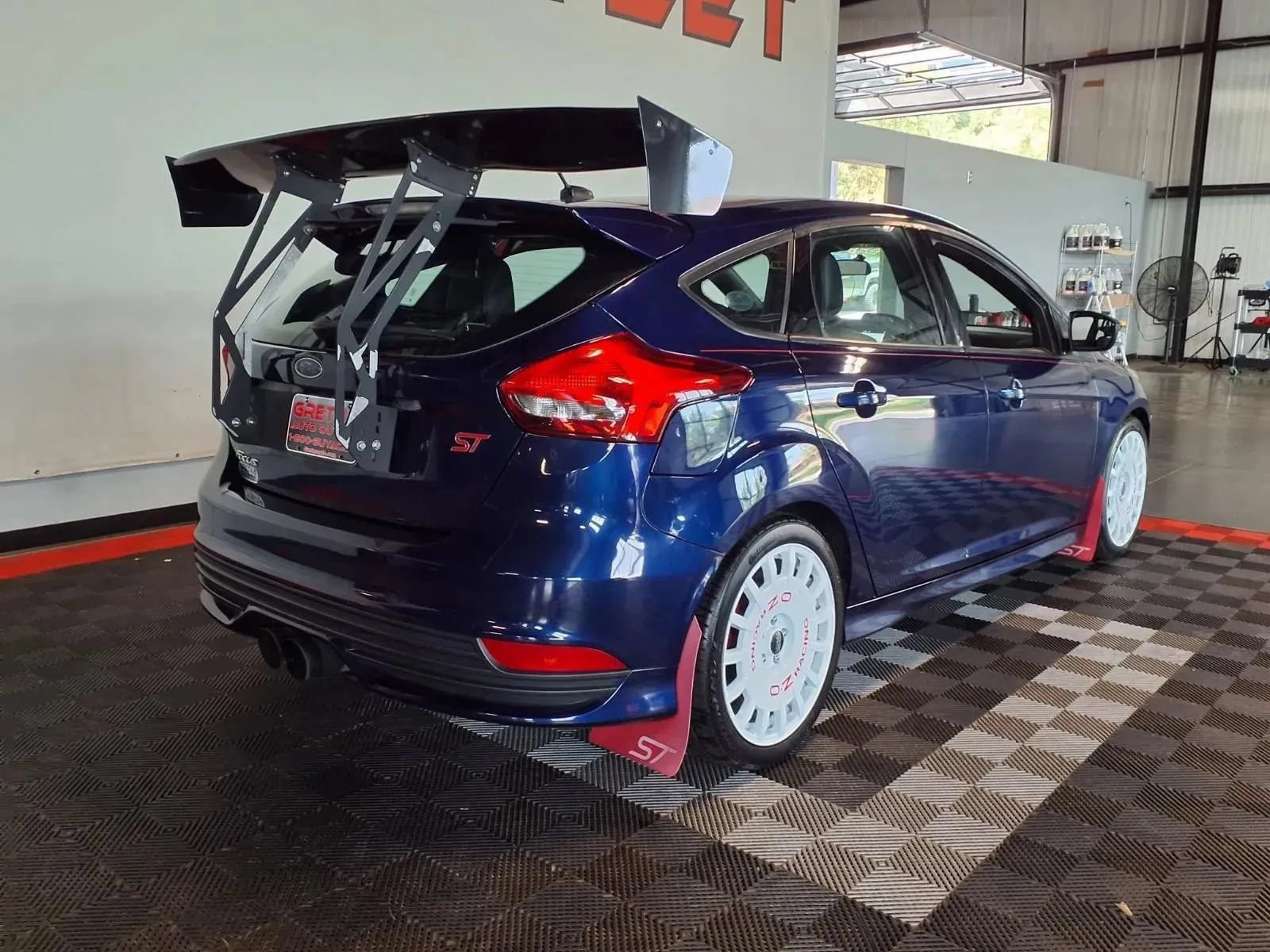Used 2017 Ford Focus ST w/ Equipment Group 401A FWD image 7