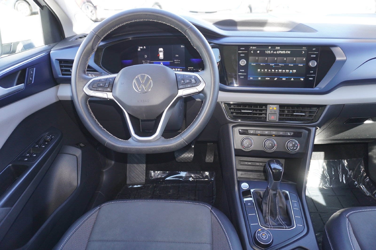 Used 2022 Volkswagen Taos SE AWD/4WD image 11
