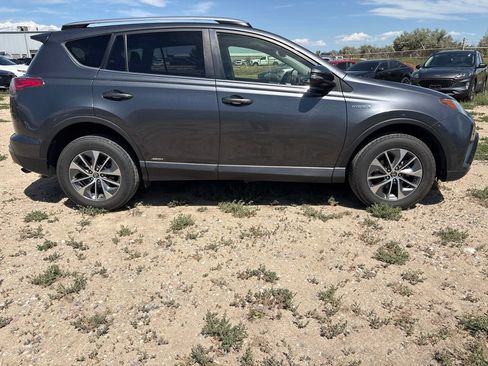 Used 2017 Toyota RAV4 XLE w/ Convenience Package AWD/4WD image 6