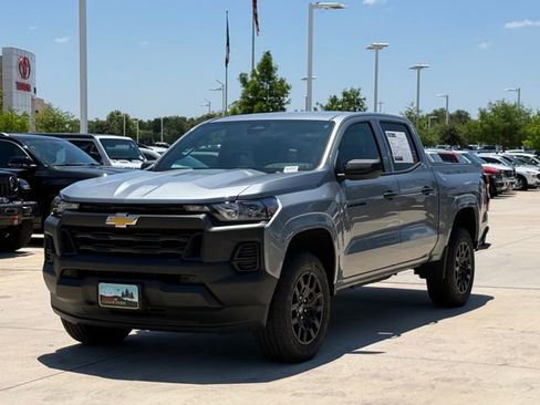 Used 2025 Chevrolet Colorado W/T w/ WT Custom Package RWD image 7