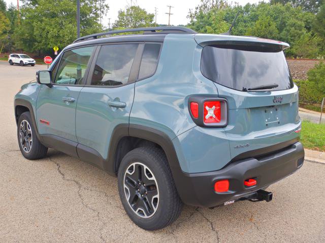 Used 2016 Jeep Renegade Trailhawk w/ Premium Trailhawk Package AWD/4WD image 6