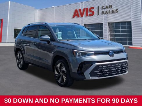 Used 2025 Volkswagen Taos SE AWD/4WD image 3