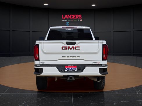 Used 2023 GMC Sierra 2500 AT4 AWD/4WD image 3