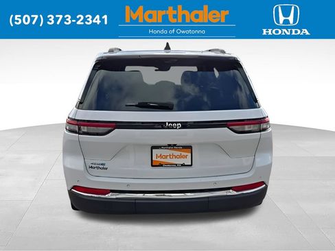 Used 2022 Jeep Grand Cherokee Limited 4xe w/ Luxury Tech Group II AWD/4WD image 4