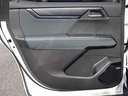 New 2026 GMC Acadia AT4 w/ Luxury Package AWD/4WD image 19