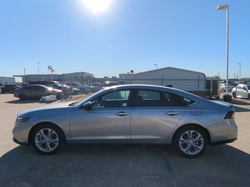 Used 2024 Honda Accord Sport image 7