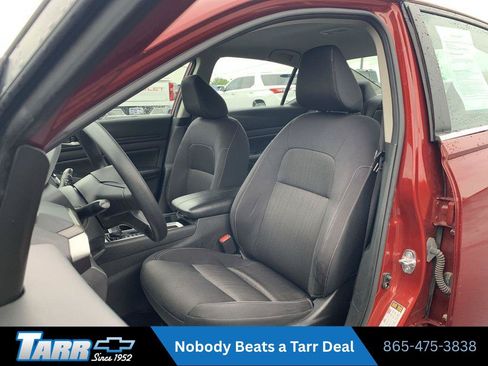 Used 2024 Nissan Altima 2.5 SV FWD image 13