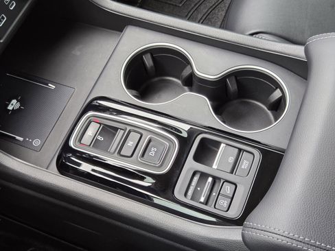 Certified 2025 Honda Pilot Touring image 16