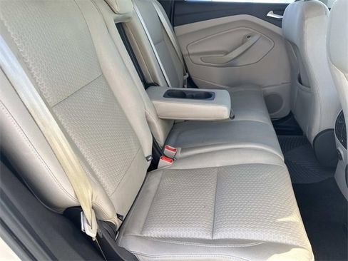 Used 2017 Ford Escape SE image 12