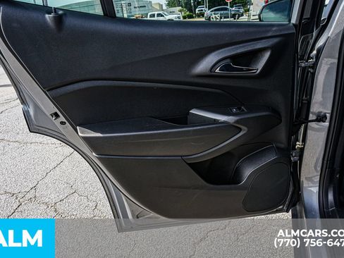 Used 2025 Chevrolet Trax LT w/ LT Convenience Package FWD image 55