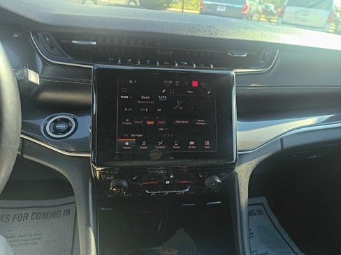 Used 2021 Jeep Grand Cherokee L Altitude image 23