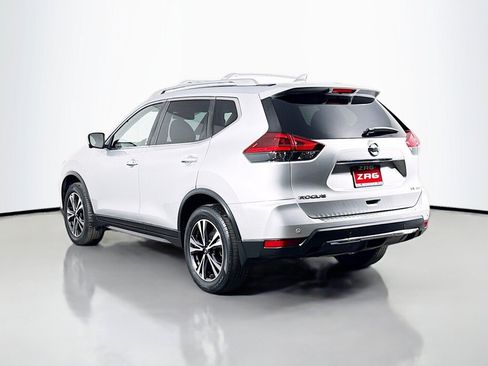 Used 2020 Nissan Rogue SV w/ Sun & Sound Touring Package AWD/4WD image 3