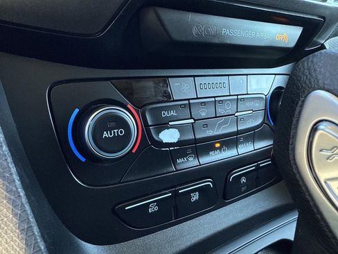 Used 2020 Ford Transit Connect XLT image 33