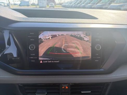 Used 2024 Volkswagen Taos SE image 12