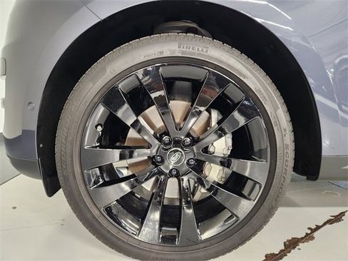 Used 2025 Land Rover Range Rover Sport SE image 8