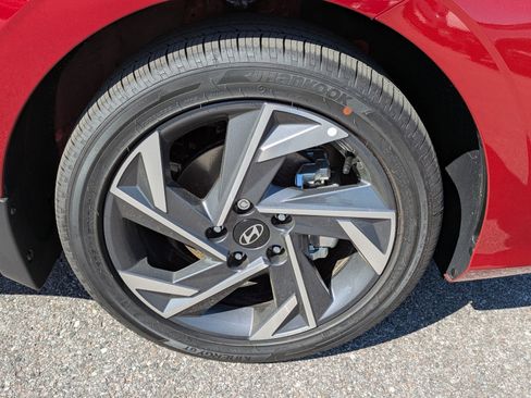 New 2025 Hyundai Elantra Limited image 14