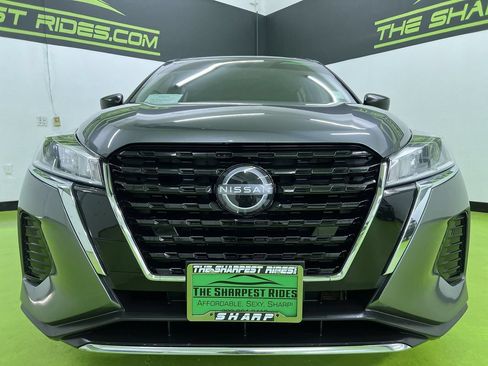 Used 2023 Nissan Kicks S FWD image 3