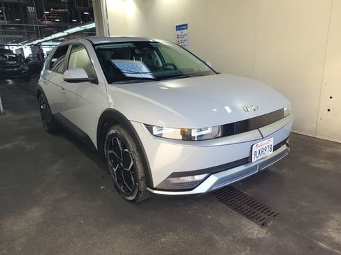 Used 2024 Hyundai Ioniq 5 SEL image 1