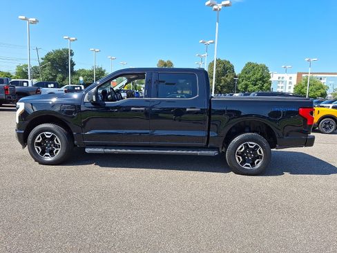Certified 2023 Ford F150 Lightning XLT AWD/4WD image 6