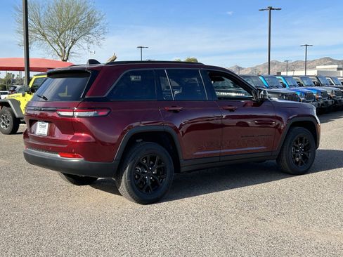 New 2026 Jeep Grand Cherokee Altitude image 4