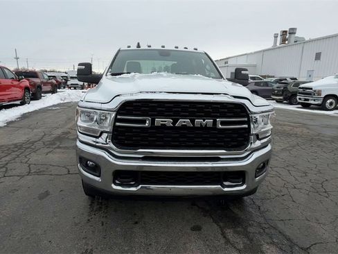 Used 2024 RAM 3500 Big Horn image 3