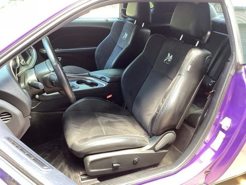 Used 2016 Dodge Challenger R/T Scat Pack w/ Leather Interior Group RWD image 31