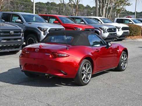 Used 2023 MAZDA MX-5 Miata Grand Touring w/ Weather Package image 4